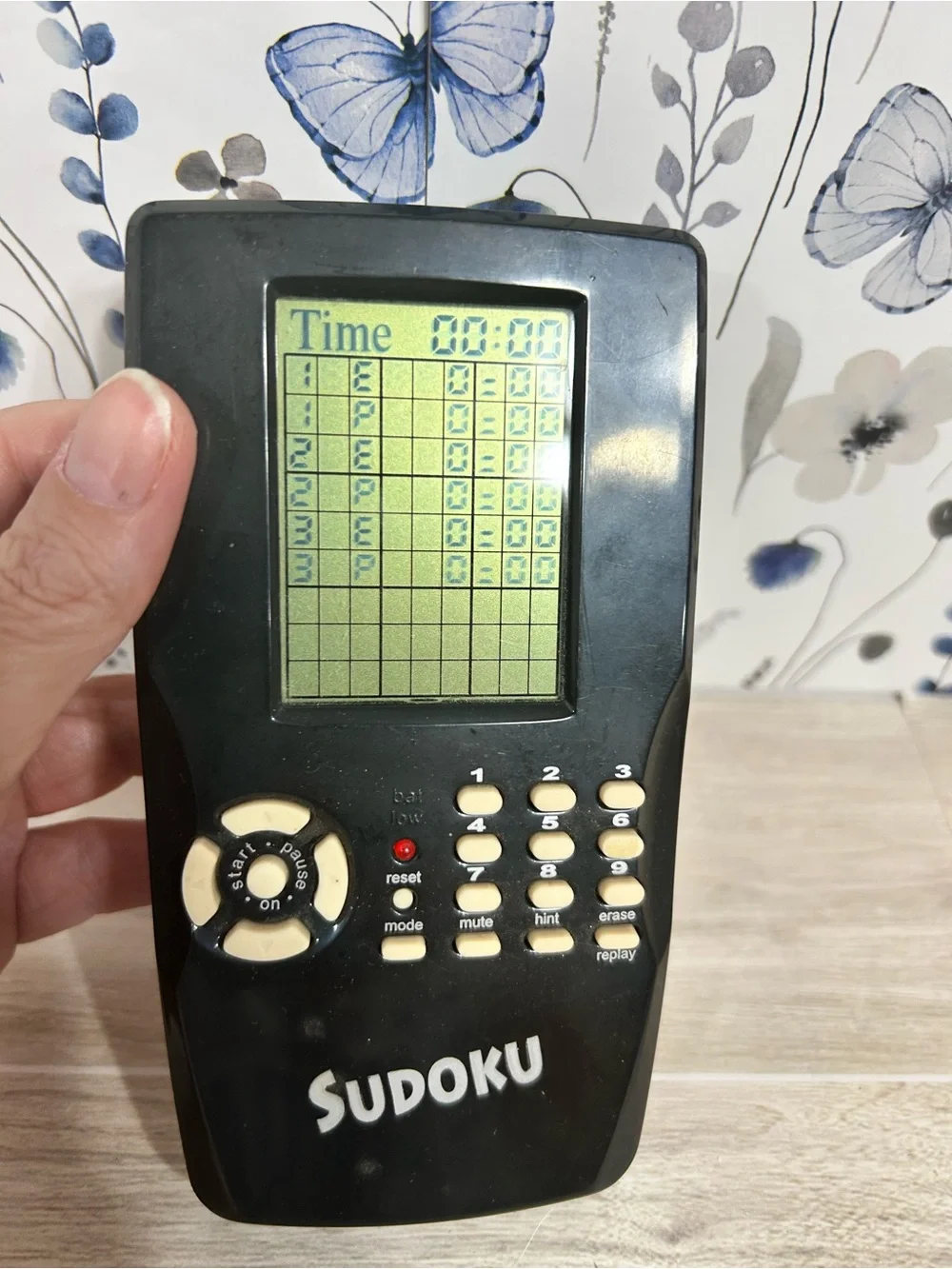 Electronic Handheld Sudoku Game Vintage-Style LCD Puzzle Game